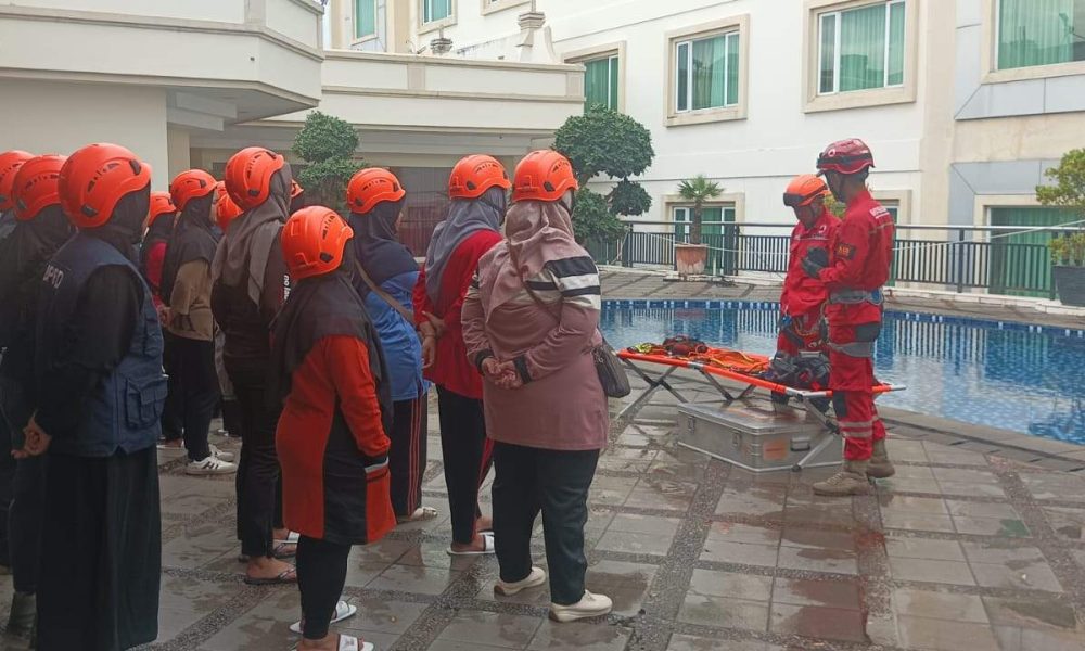 Pelatihan kebencanaan IDERU Sumatera Barat